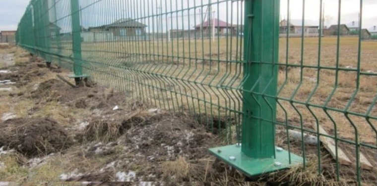 Купить сваи для ограждения от производителя в Североуральске от 1427 руб: низкая цена, быстрая установка
